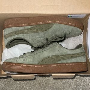 Olive green Puma Basket classic